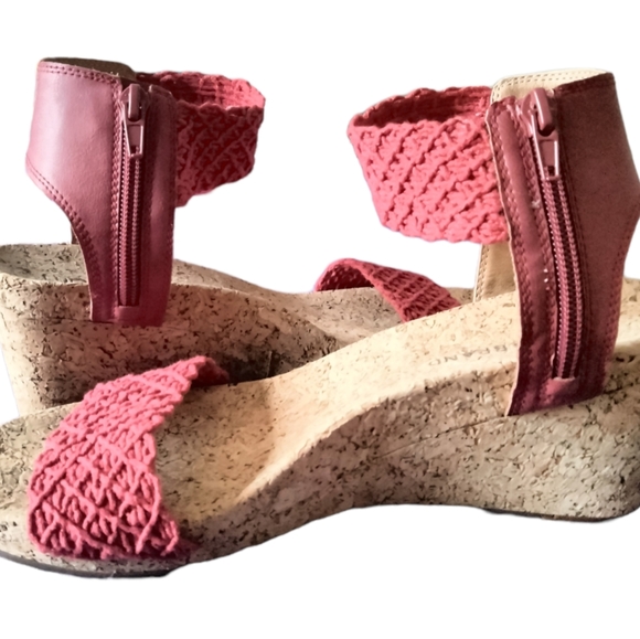 Lucky Brand Red Wedges - Picture 3 of 4